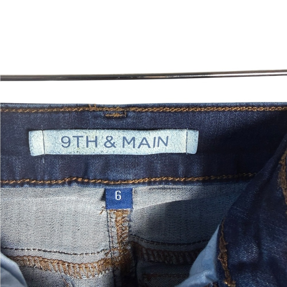 Women's 9th & Main Sequined Cuff Blue Jeans - Size 6 - Picture 3 of 8